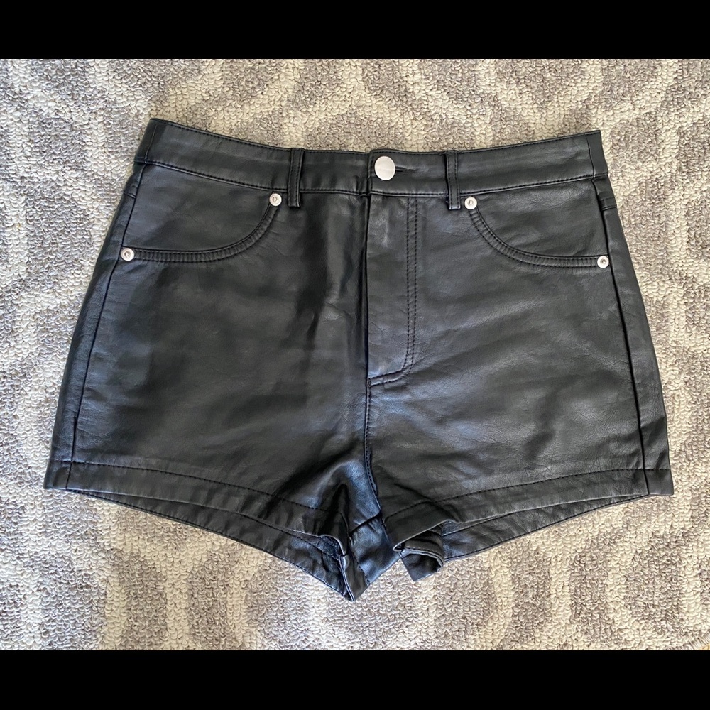 LEATHER SHORTS - Picture 4 of 7